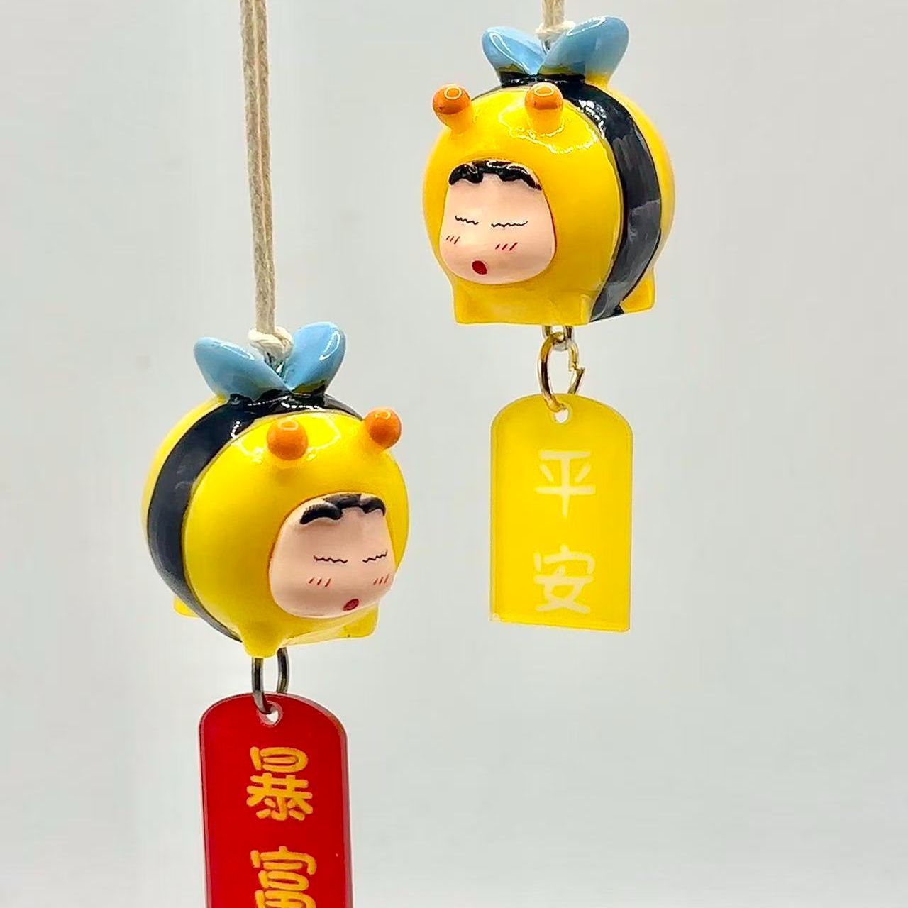 Crayon Shin-chan Bee Cosplay F - огляд і ціна Car Accessories For Inside