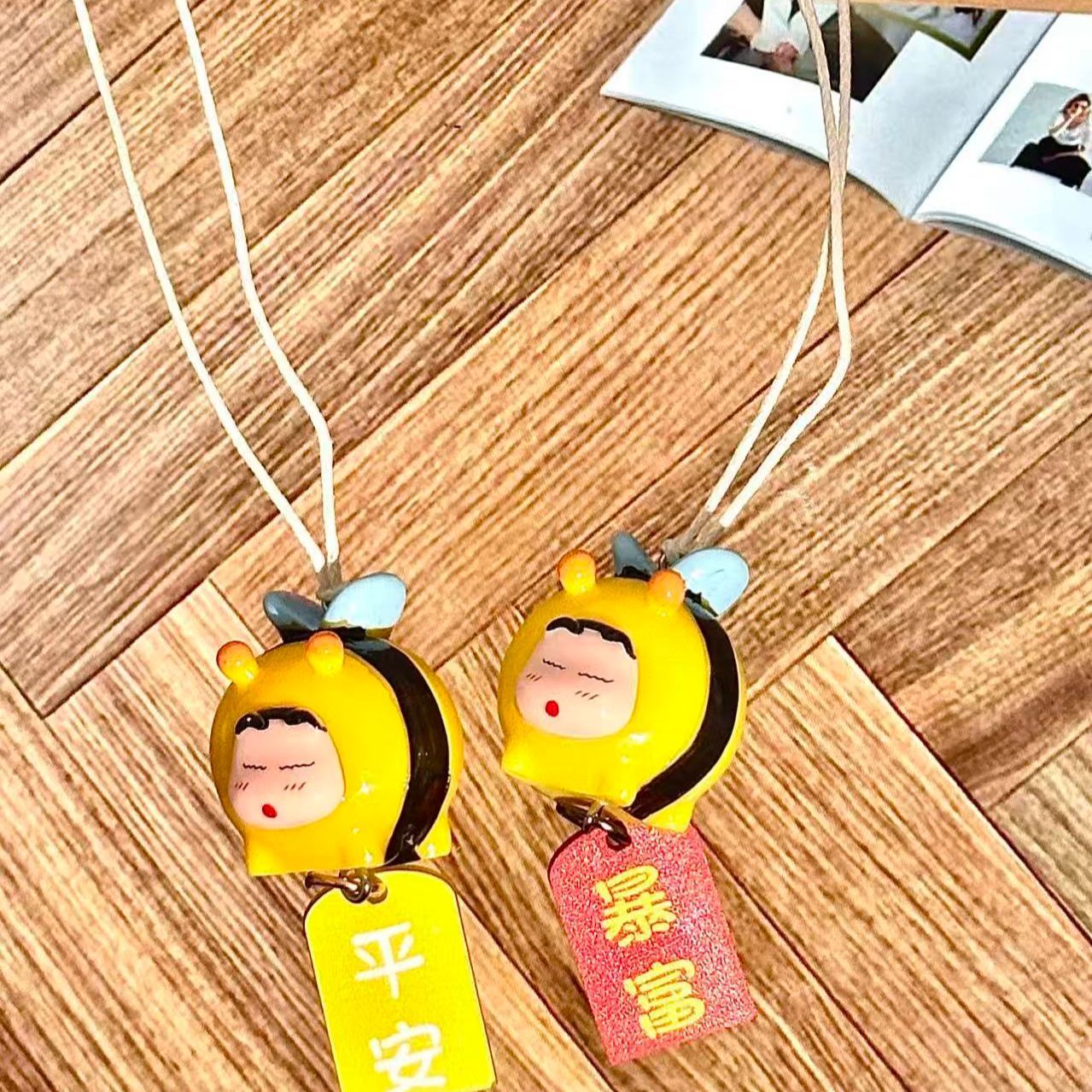 Crayon Shin-chan Bee Cosplay F - огляд і ціна Car Accessories For Inside